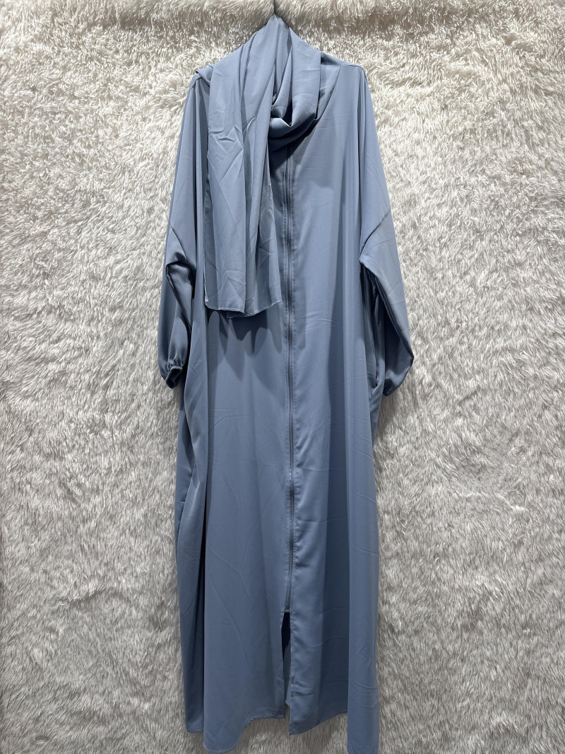 Abaya with zipper