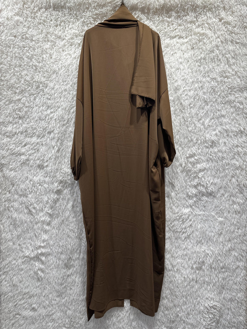 Abaya with zipper