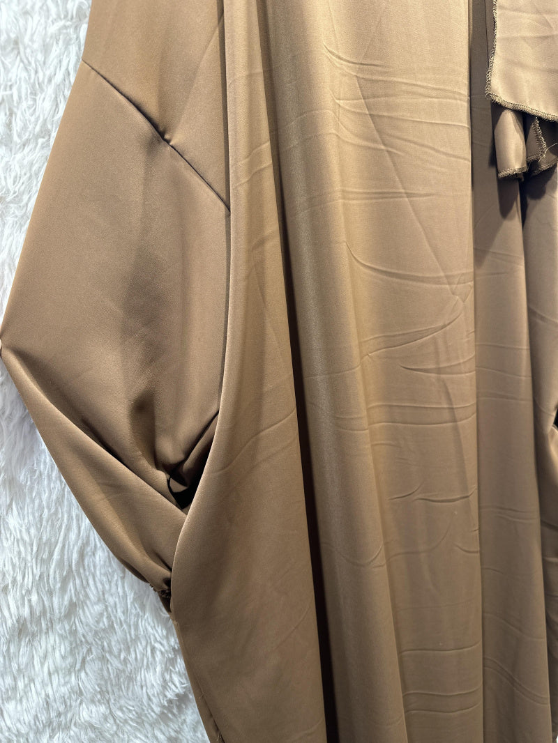 Abaya with zipper