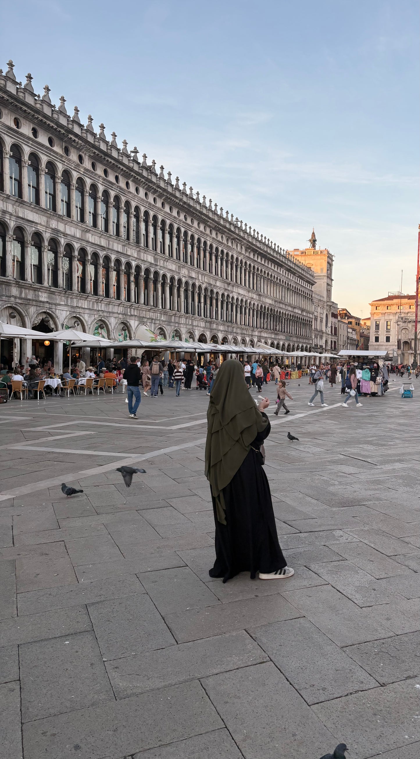 Premium Jazz Abaya – locker fallend & blickdicht